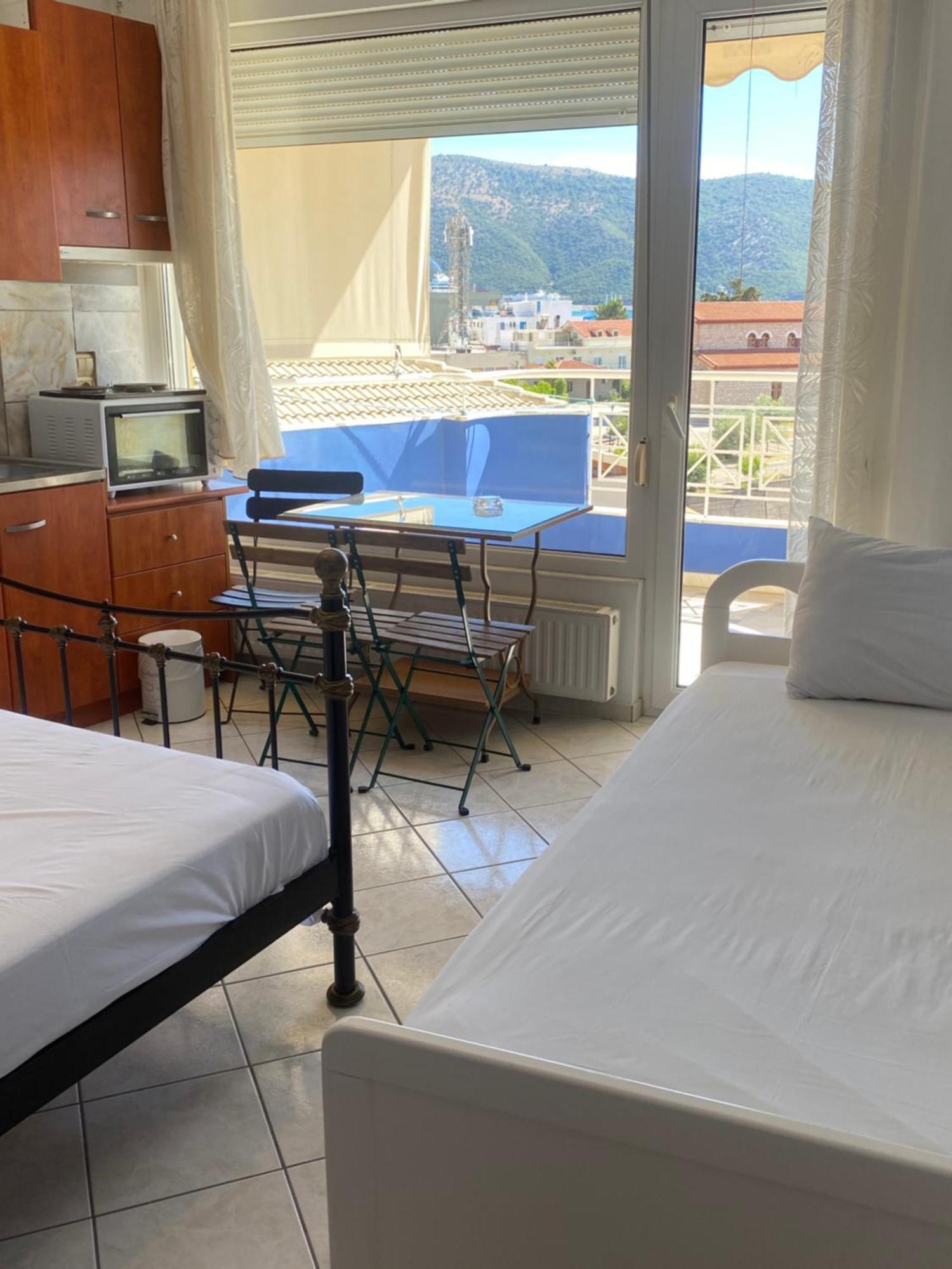Maria'S Roomstudios Apartments Flats To Let Seaside Heart City Chantzara Spyropoulos Игуменица Экстерьер фото